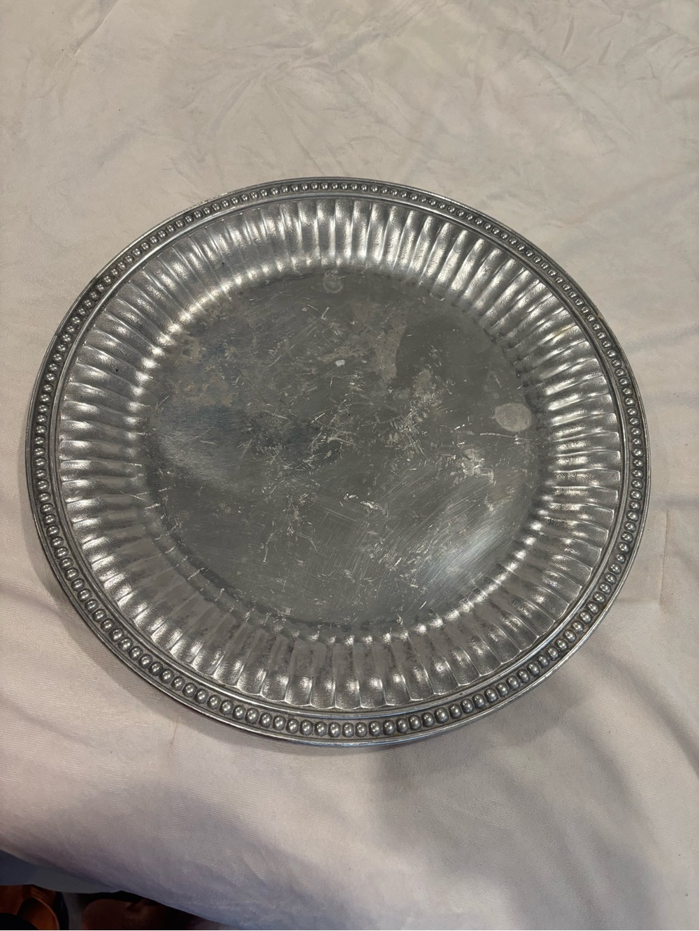 Wilton Armetale Flutes & Pearl Large Round Tray #272004